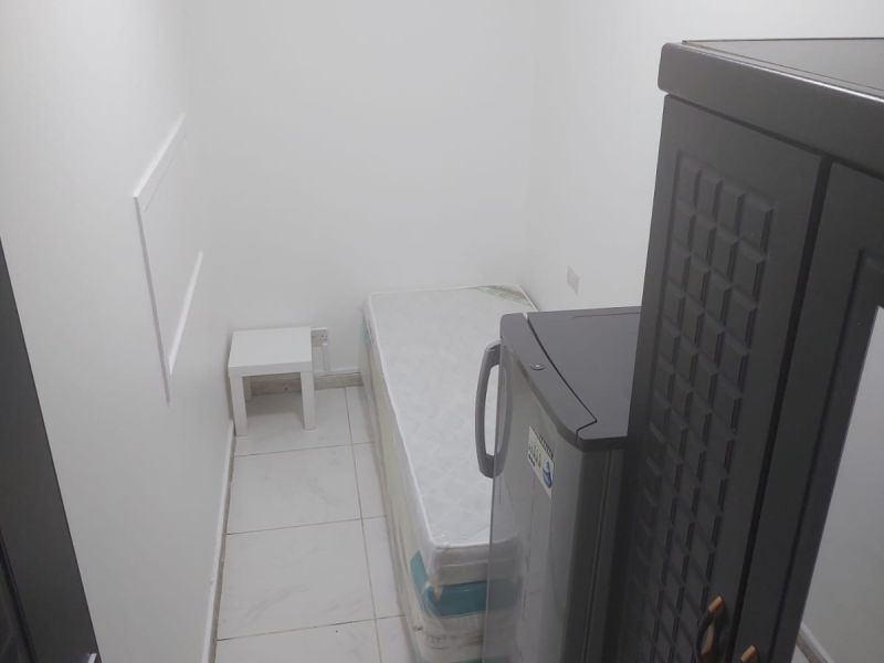 Partition Room For Single Bachelor Available In Deira AED 1300 Per Month